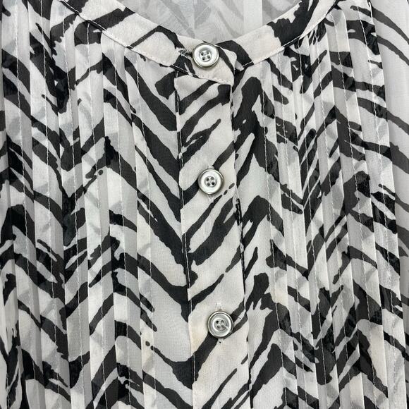 Grace Elements Size L Pintuck Pleated Blouse Zebra Animal Print Tunic Top Pocket - Picture 5 of 7